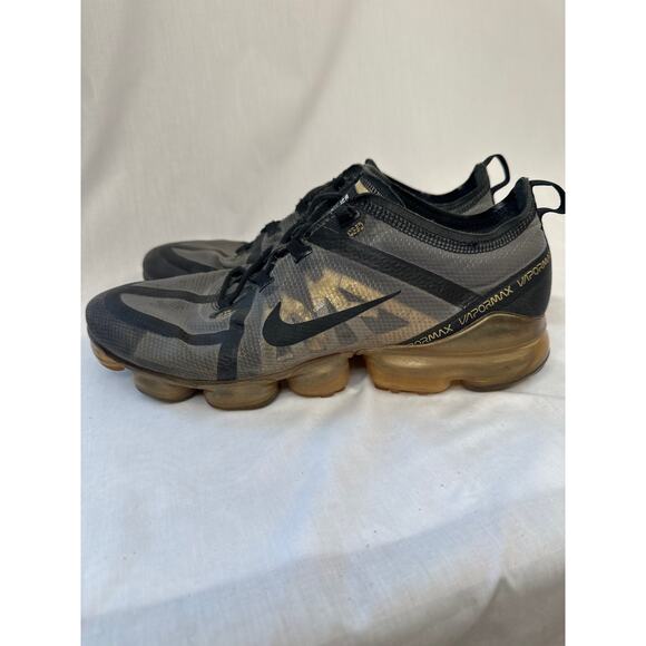 Nike Air VaporMax 2019 Black Metallic Gold  mens sneaker size 11 - Picture 3 of 8